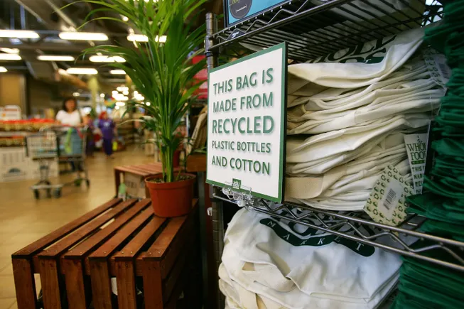 Whole Foods discontinues reusable bag credit after 17 years | Grocery Dive