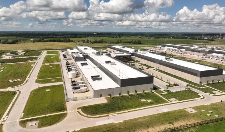 Evergy expects retail sales to rise up to 8% annually on data center growth