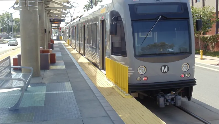 Los Angeles Metro adding mobile app for transit fare payments | Smart ...