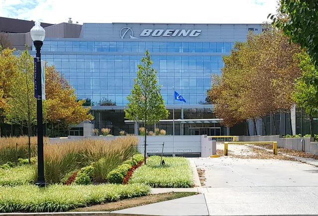 www.manufacturingdive.com