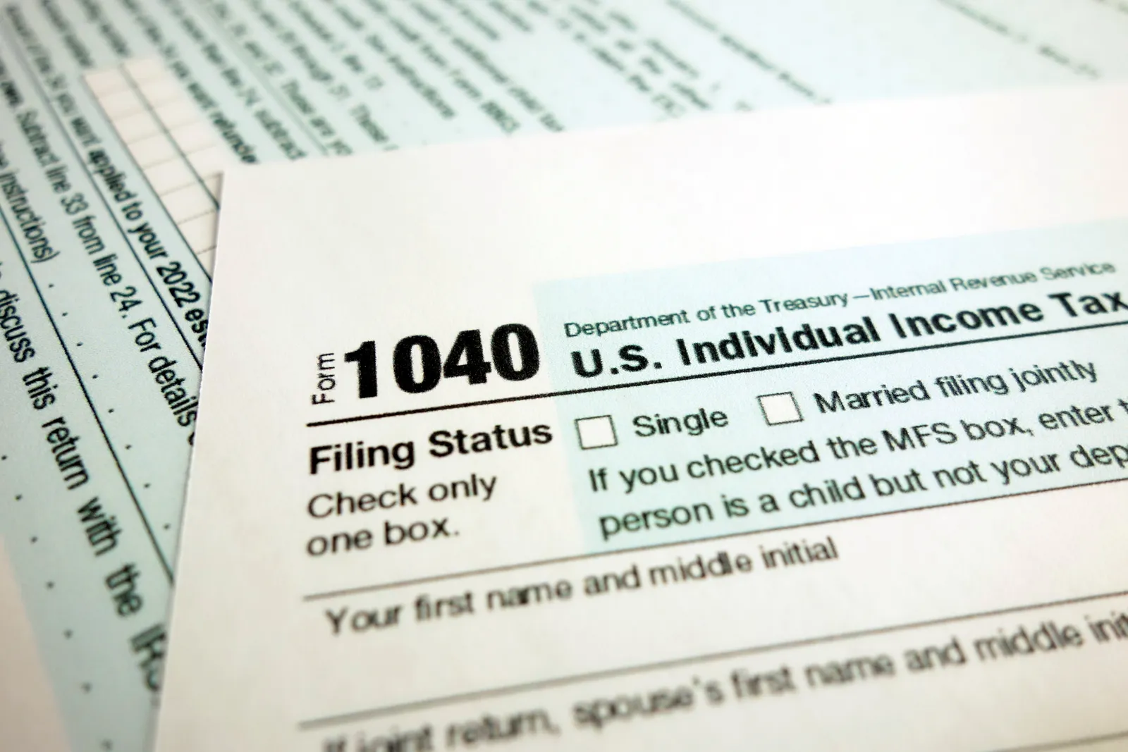 A 1040 U.S. Individual Income Tax Return form.