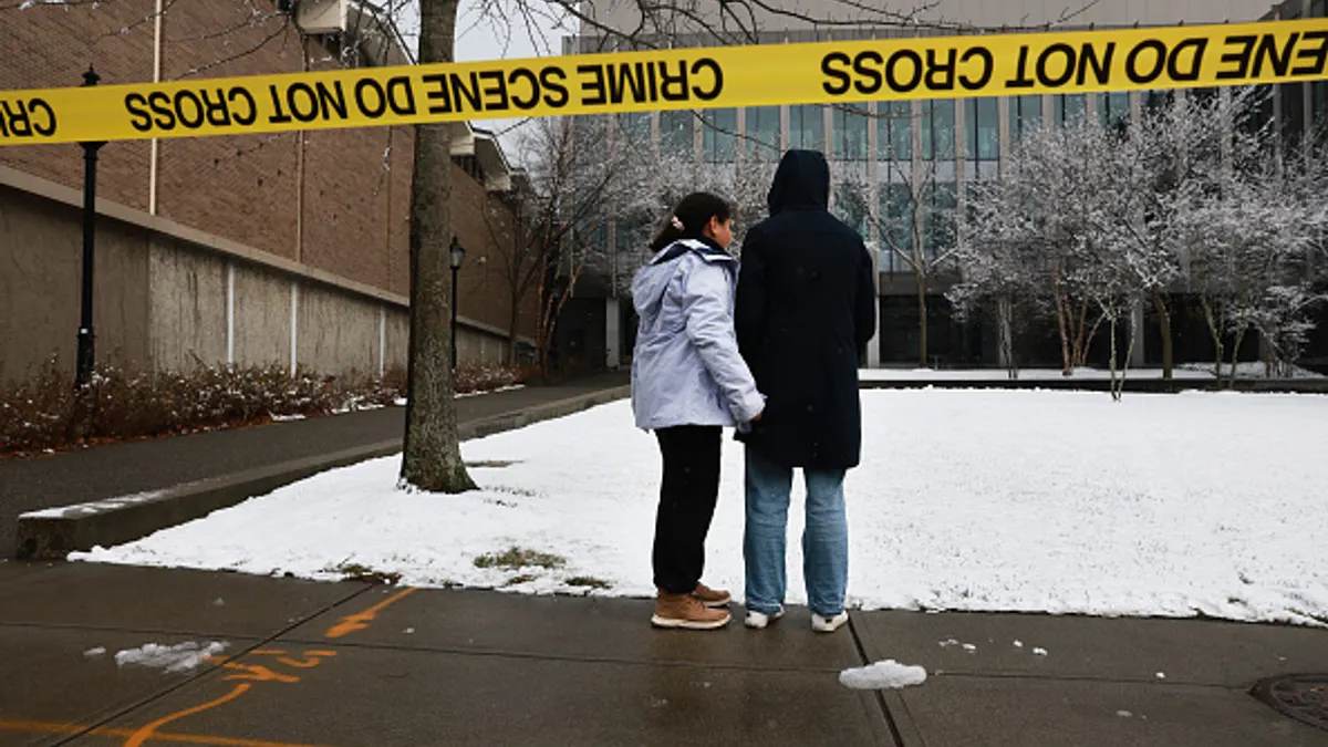 Barus and Holly, Tanner Auditorium,  Claudio Manuel Neves Valente, building security