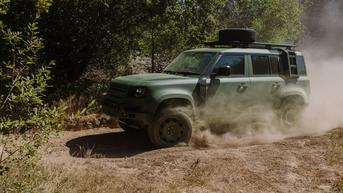 JLR Defender Wolf Series II 2026