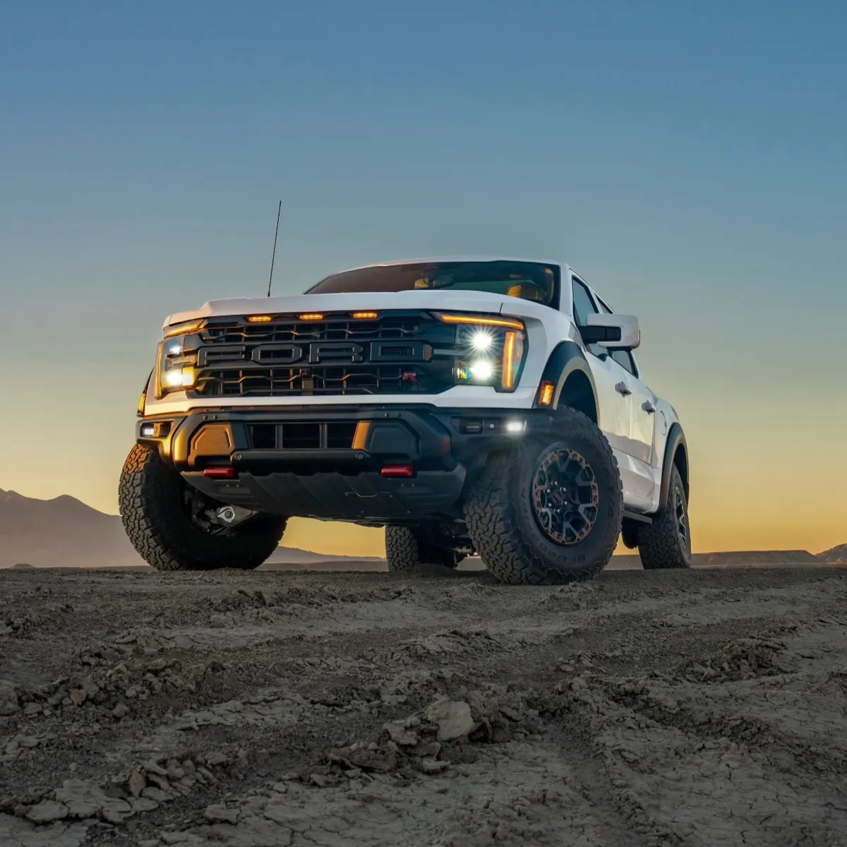 wardsauto.com - Jim Henry - Pickups are behind a surge in high auto loan payments