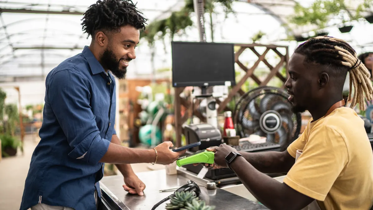 Watch 4 Ways to Accelerate Retail Hiring and Reduce Candidate Drop-Offs