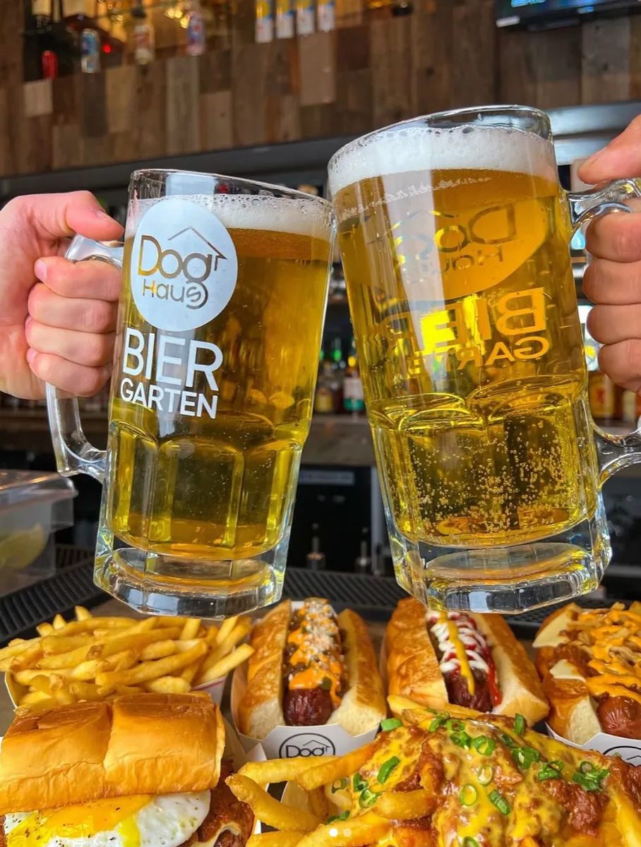 An image of two beer glasses.