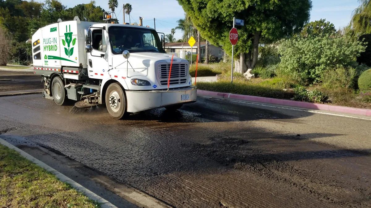 RegenX mid-dump regenerative air sweeper