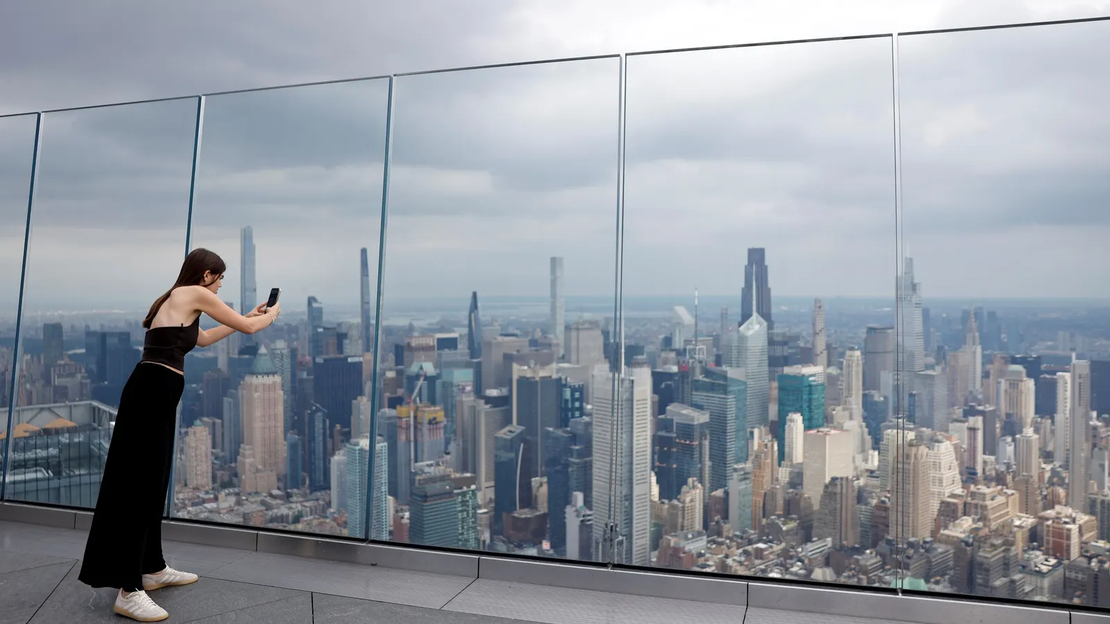 Photo for: Apple Bank CEO seeks to ‘punch through to consciousness’