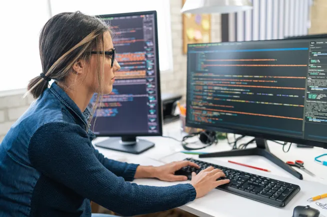 https://imgproxy.divecdn.com/eLakbfZ5UyQ4O_p6IUMbE9CNtg5gNRX7I6norEyivNI/g:ce/rs:fit:770:435/Z3M6Ly9kaXZlc2l0ZS1zdG9yYWdlL2RpdmVpbWFnZS9HZXR0eUltYWdlcy0xNDUxNDU2OTE1LmpwZw==.webp