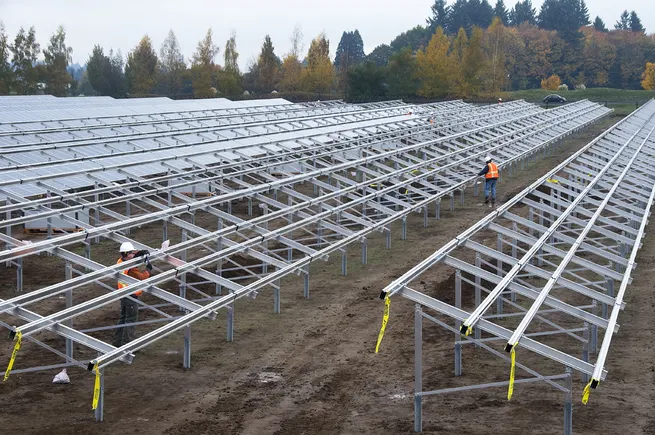 First Solar Pack Out Process First Solar moves into community solar market | Utility Dive