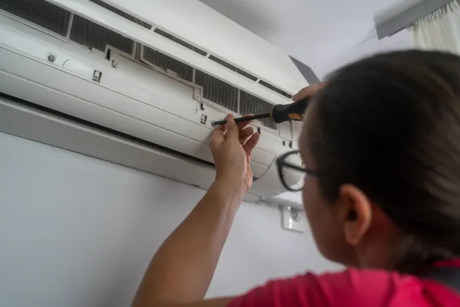 HVAC technician sues Trane for dispatching a woman to work with him HVAC technician sues Trane for dispatching a woman to work with him