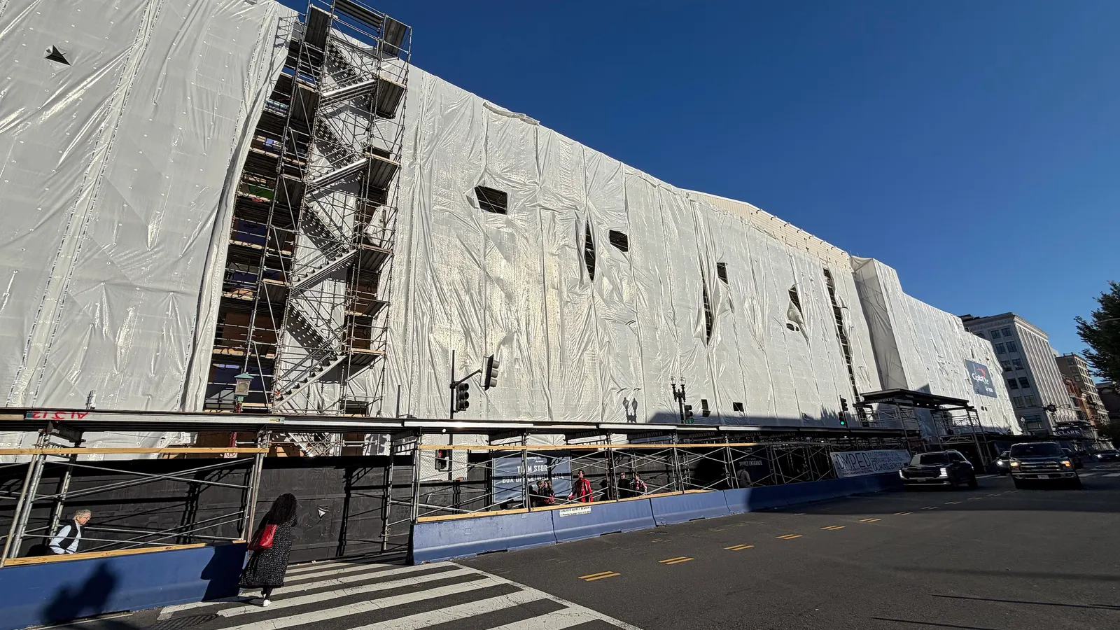 Construction's winners and losers drift farther apart