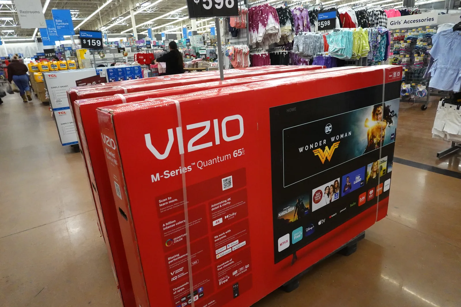 Walmart has agreed to acquire smart TV maker Vizio in a $2.3 billion cash deal.