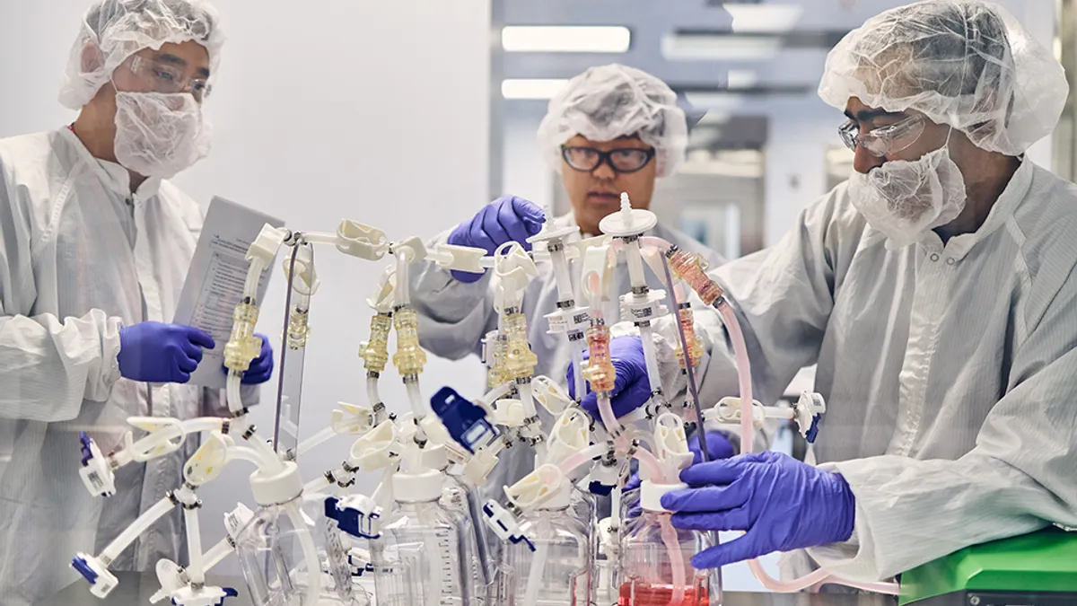 A photo of Bluebird bio employees in a laboratory.