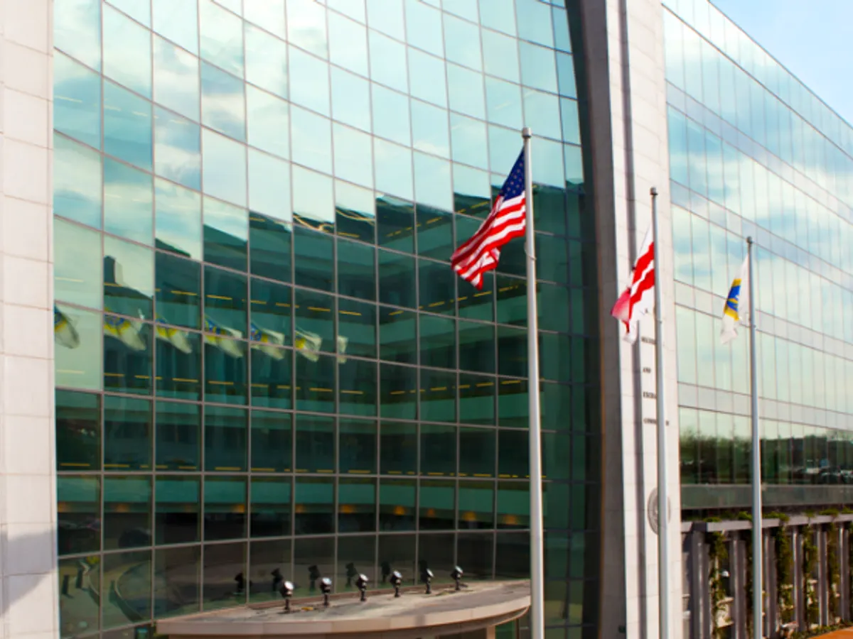 Ripple puts SEC on losing end in crypto regulation proposal | Banking Dive