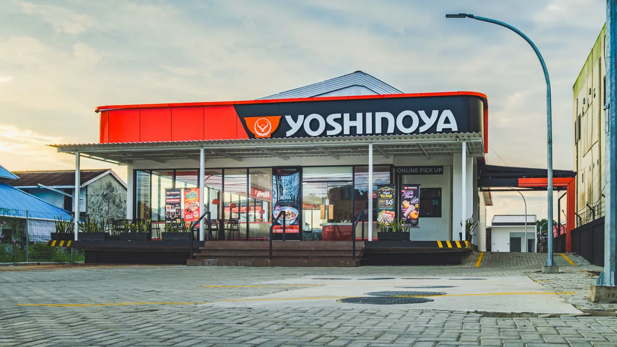 A standalone Yoshinoya restaurant.