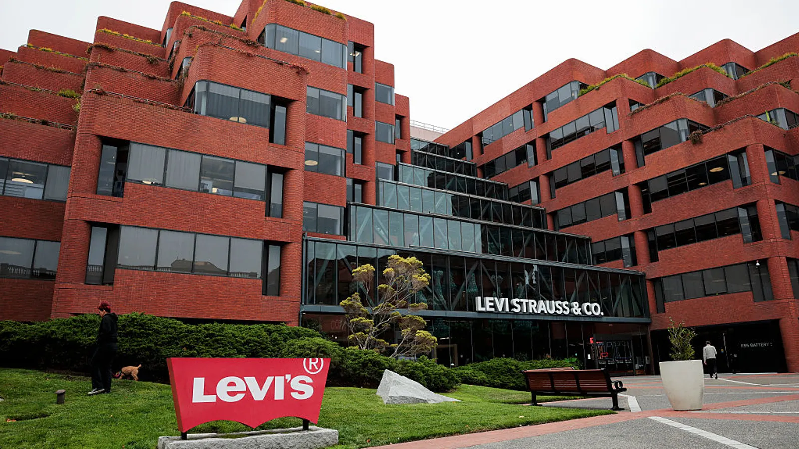 Levi’s Dağıtım Ağı Dönüşüm Hikayesi Hâlâ Gecikiyor