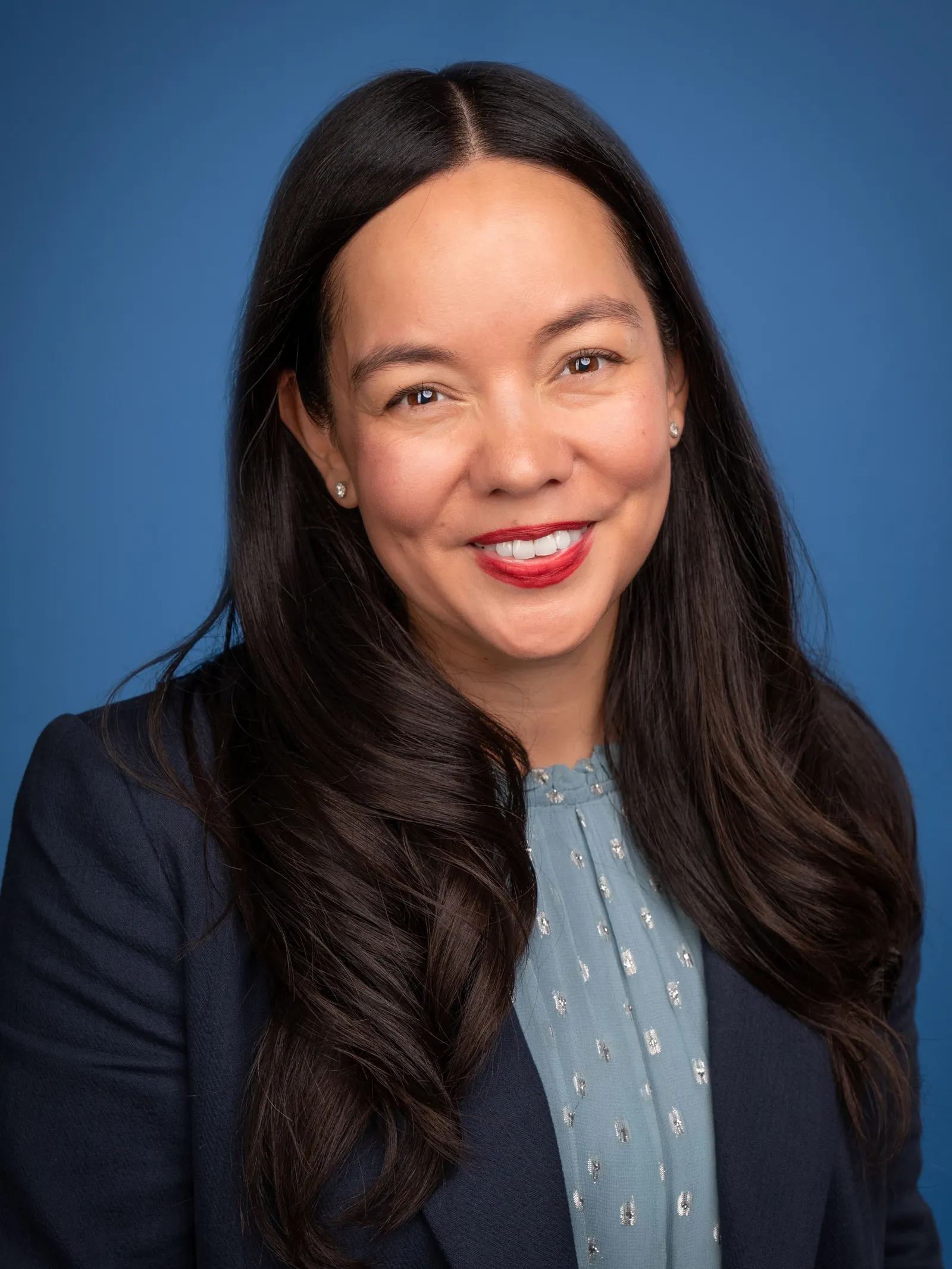 Headshot of Miriam Warren.