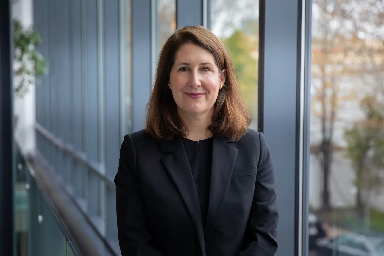 Headshot of Suzanne Roeder