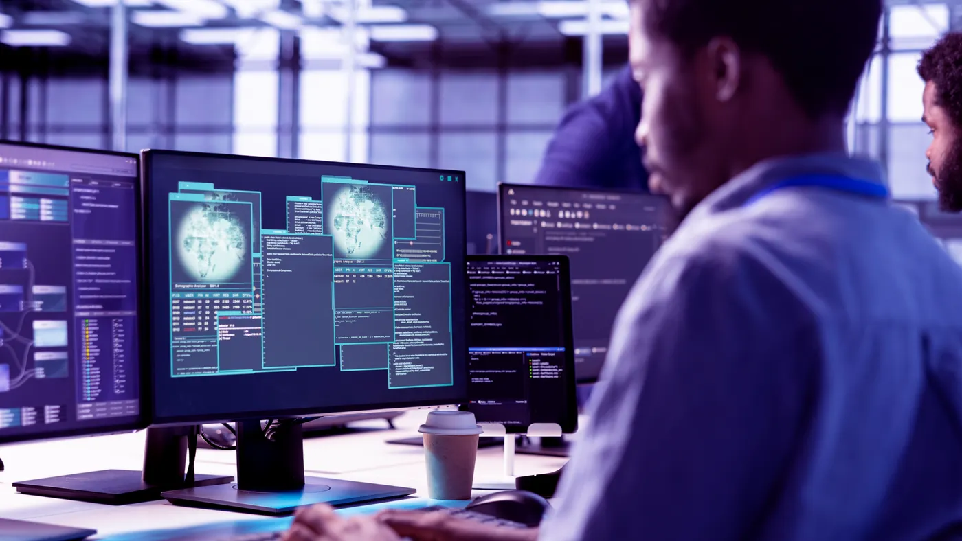 Cybersecurity expert responsible for monitoring, detecting and responding to security incidents