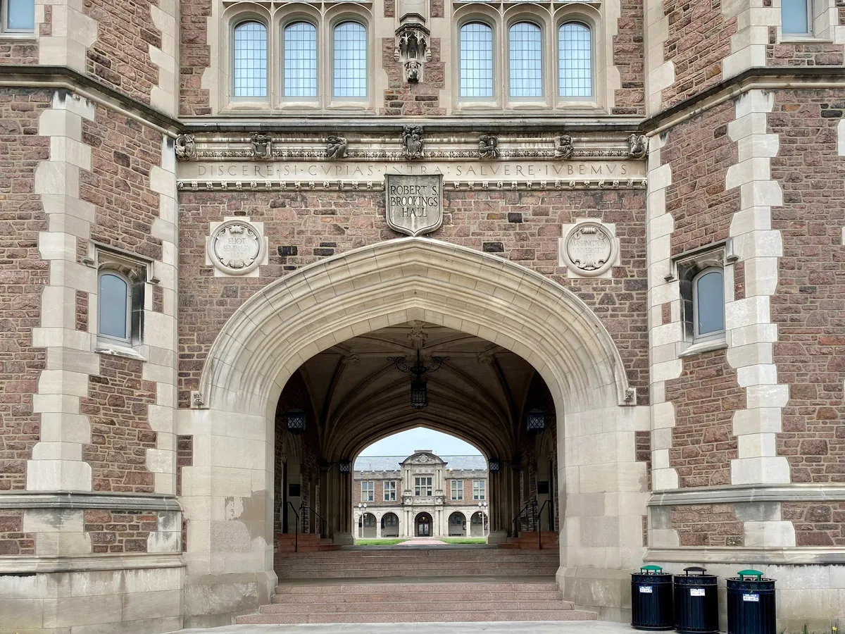 ワシントン大学　ペナント　University of Washington University of Washington - Wikiwand