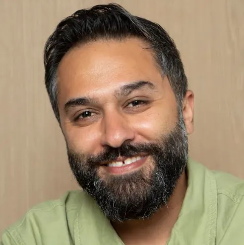 Headshot of Pedram Farashbandi