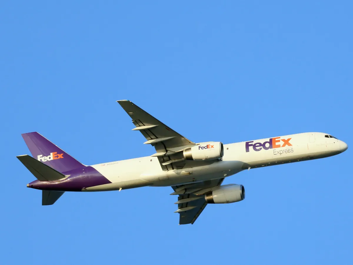 USA運輸会社FedEx Z3M6Ly9kaXZlc2l0ZS1zdG9yYWdlL2