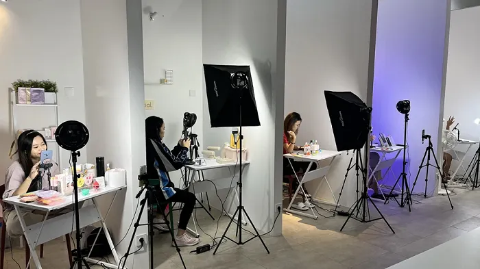 Chinese live stream studio example