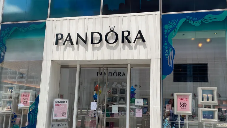 Pandora Adds Carbon Labels to Lab-Grown Diamonds, Citing 90% Emission Cut