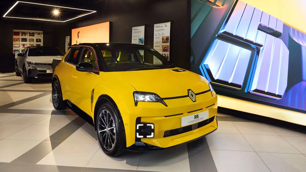 Renault 5 E-Tech 2025 EV