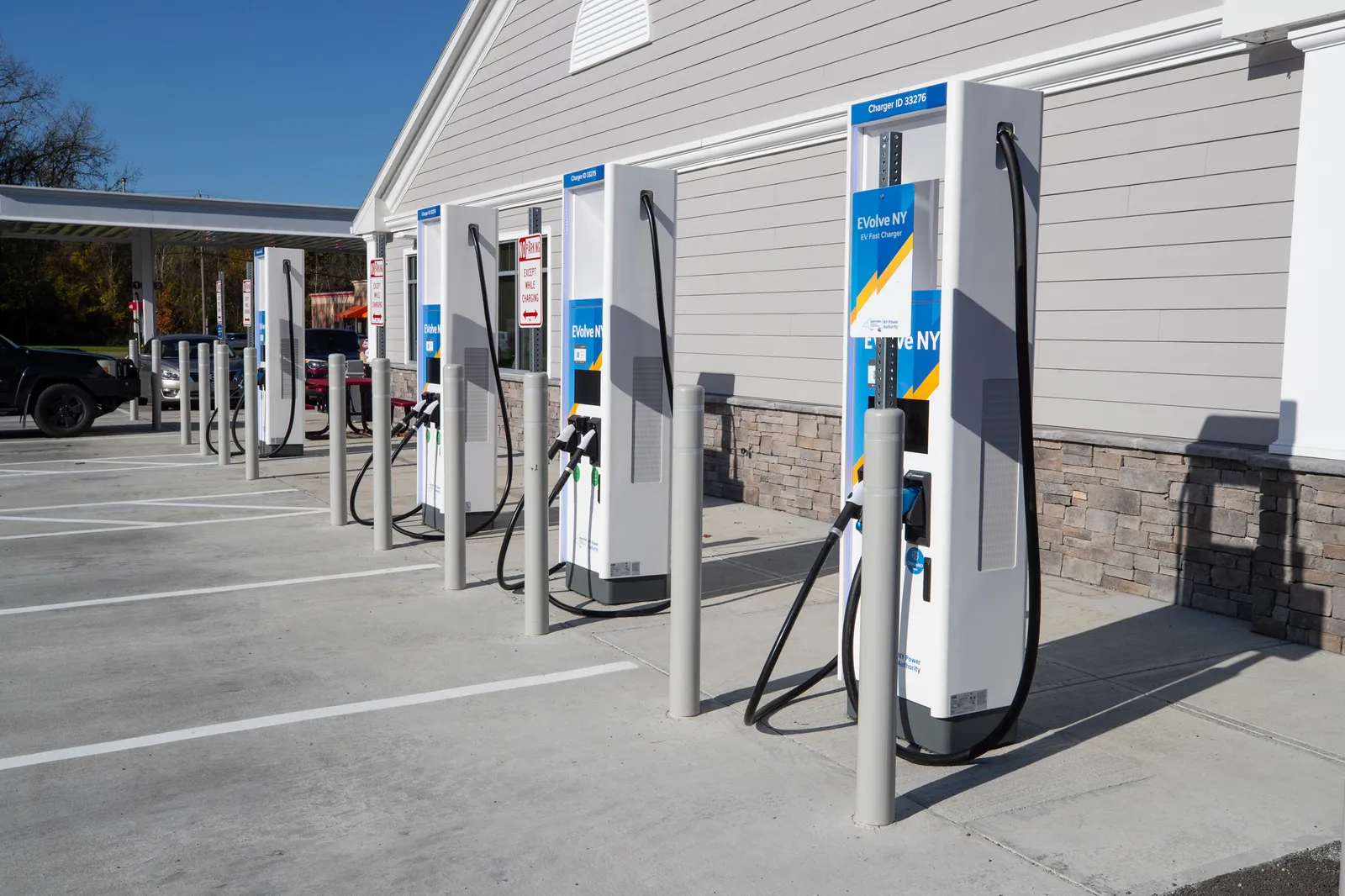 A picture of several EV charging stations at a Stewart's Shops store