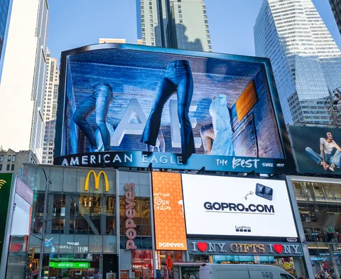 American Eagle's OOH billboard on New York’s High Line displaying a variety of its jeans.