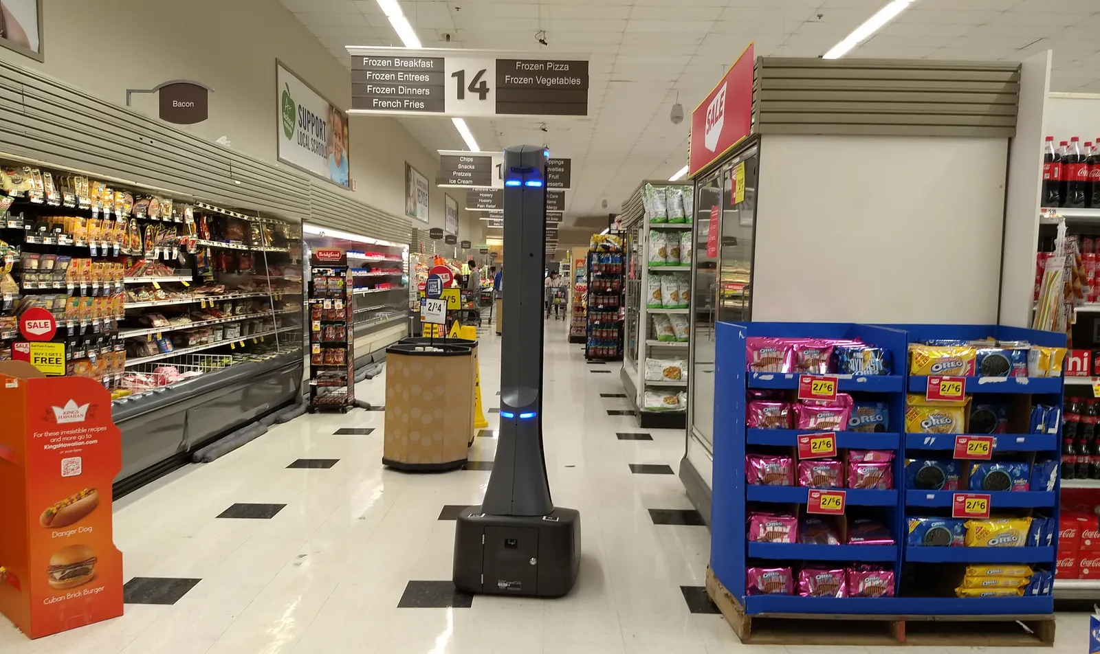 Robot inside Stop & Shop supermarket