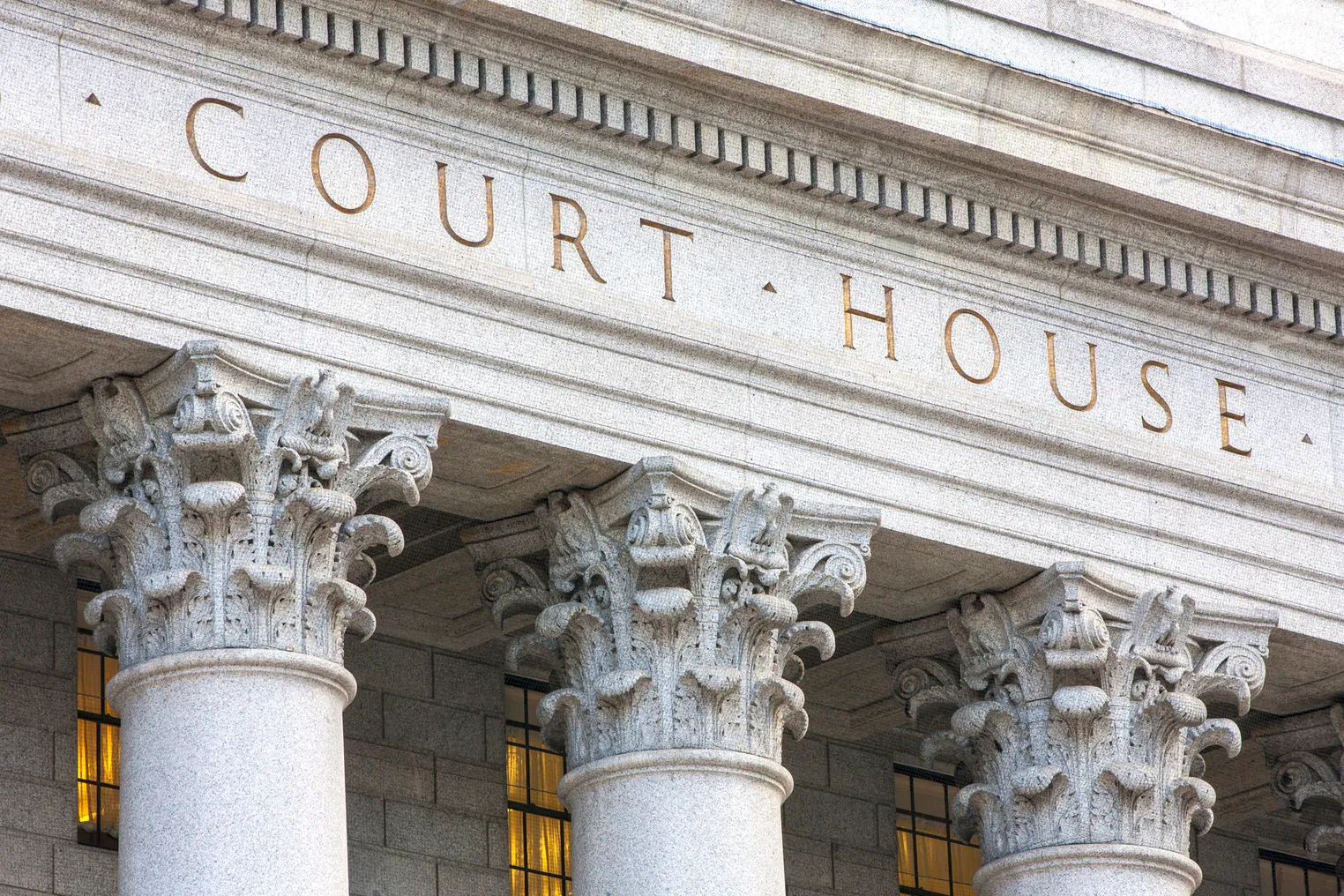 An exterior view of a court house.