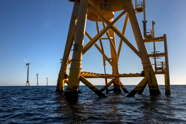 Trump administration halts work on 700-MW Revolution Wind