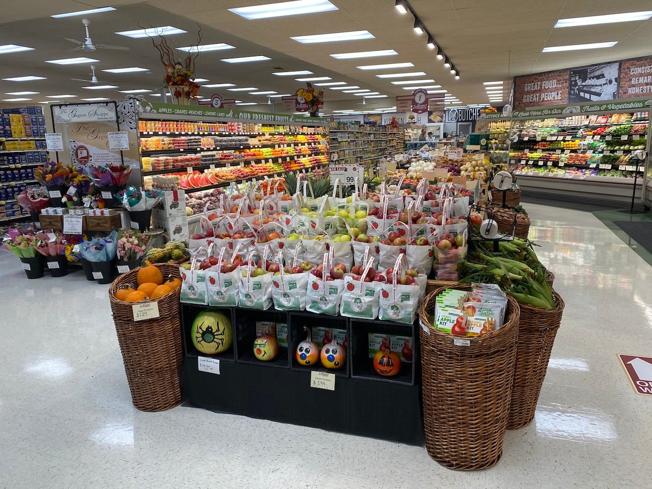 Grocery store Interior