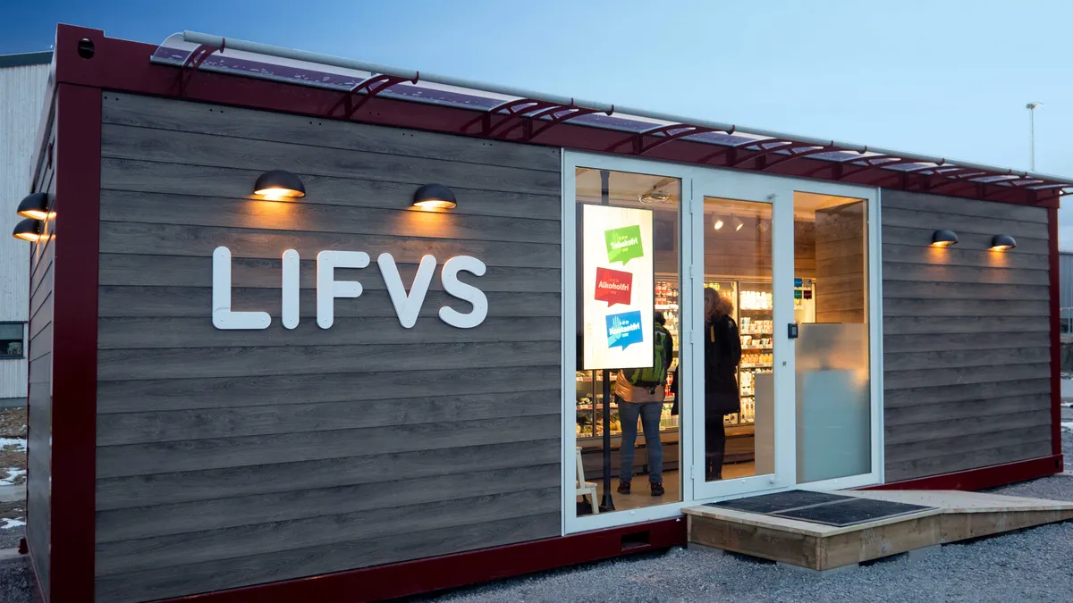 Exterior of Lifvs grocery store