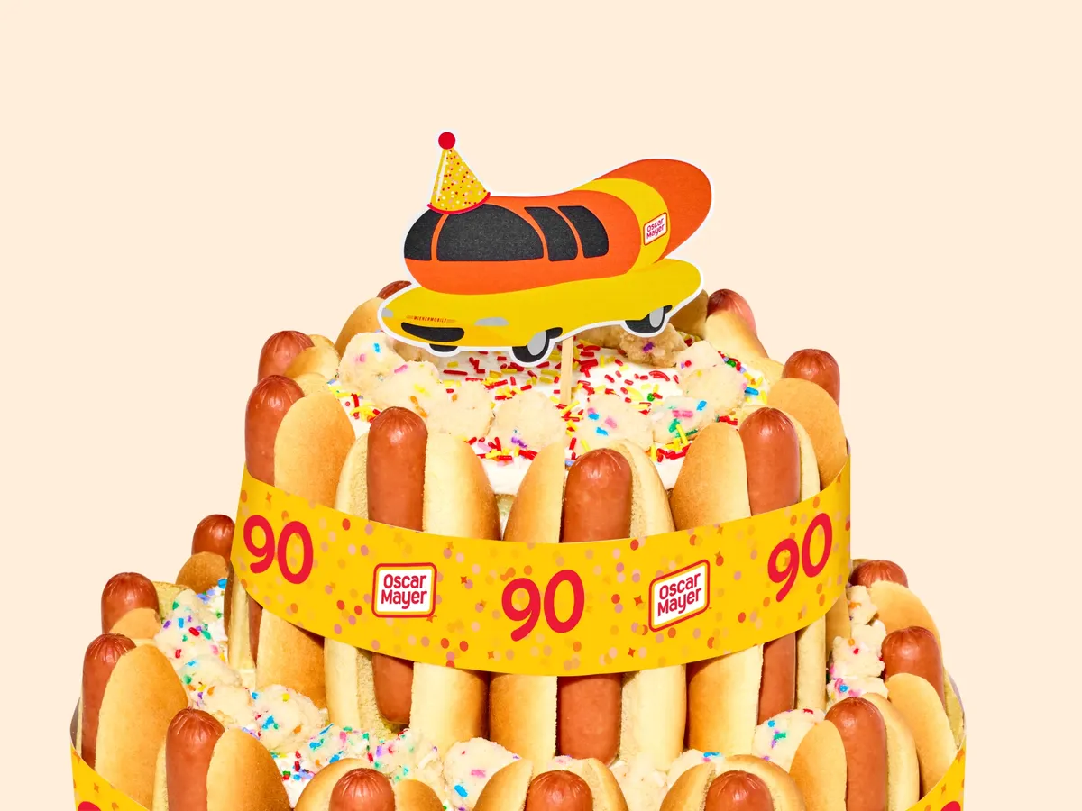 Oscar Mayer Wienermobile close-up – detail mobil berbentuk hot dog