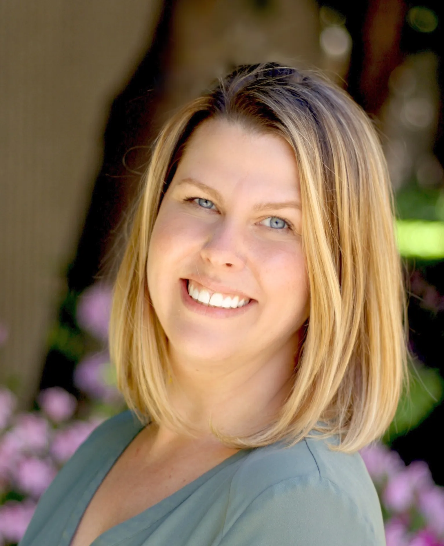 A headshot of Rachel Oster