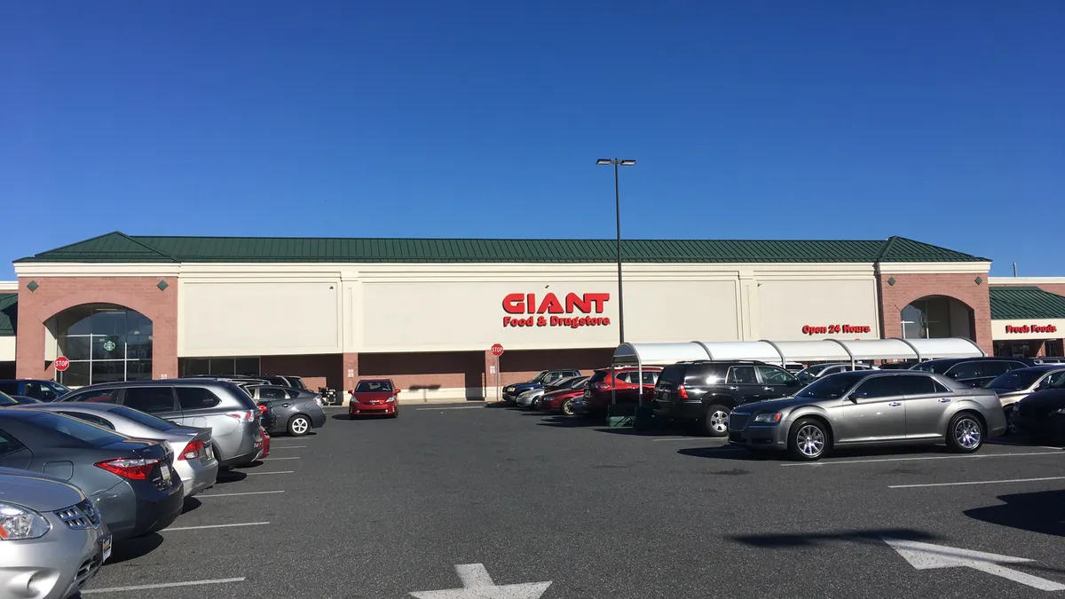 Giant Food Store