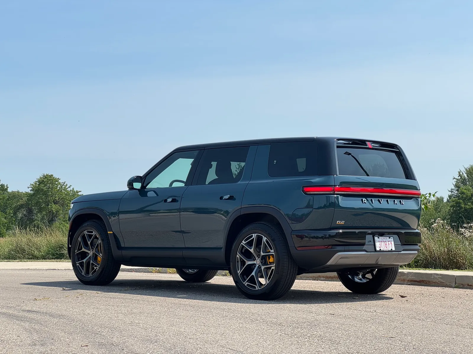 Rivian R2 Performance with Launch Package