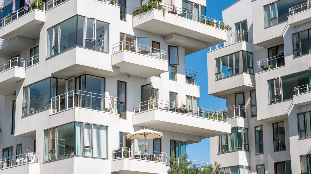 Watch AI for Multifamily Leasing: Why Hybrid Intelligence is the Next Evolution