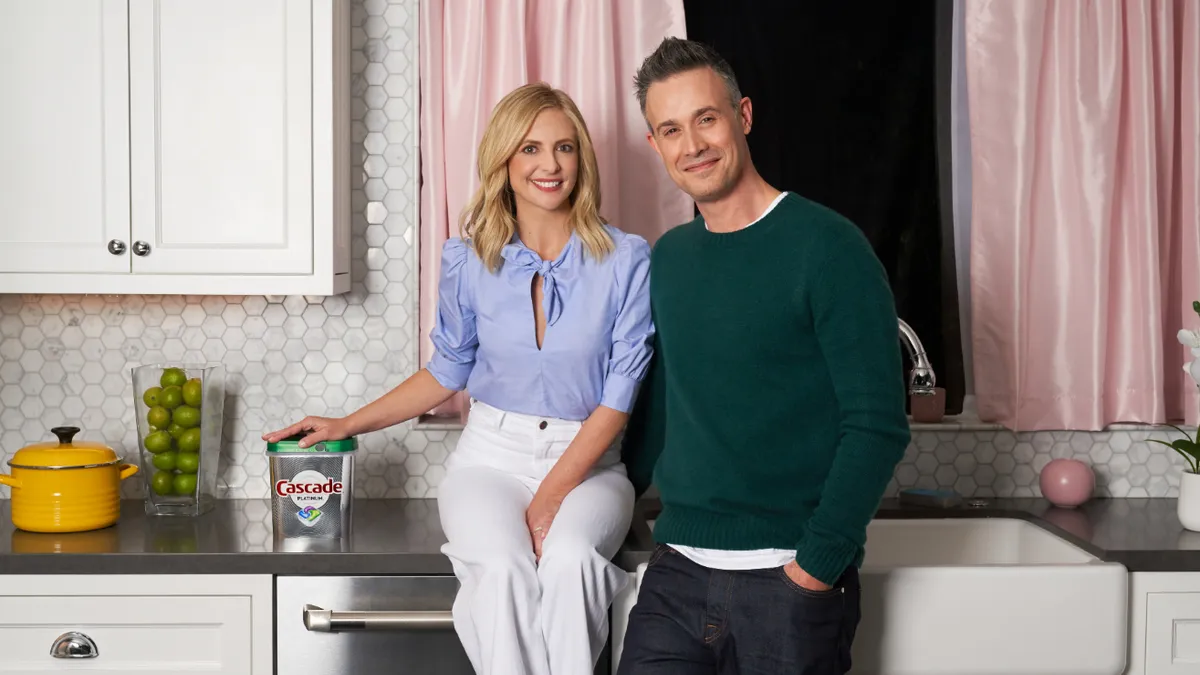 Cascade features celebrity couple Sarah Michelle Gellar and Freddie Prinze Jr. in new campaign