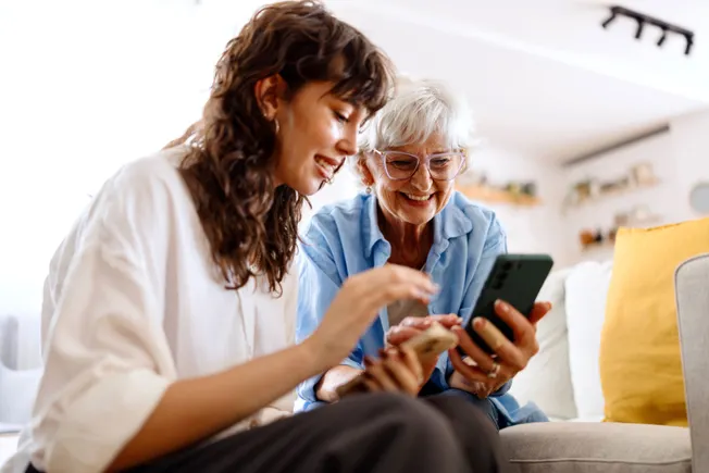 How Generational Gaps Are Revolutionizing Customer Service: AI vs. Human Preferences Revealed