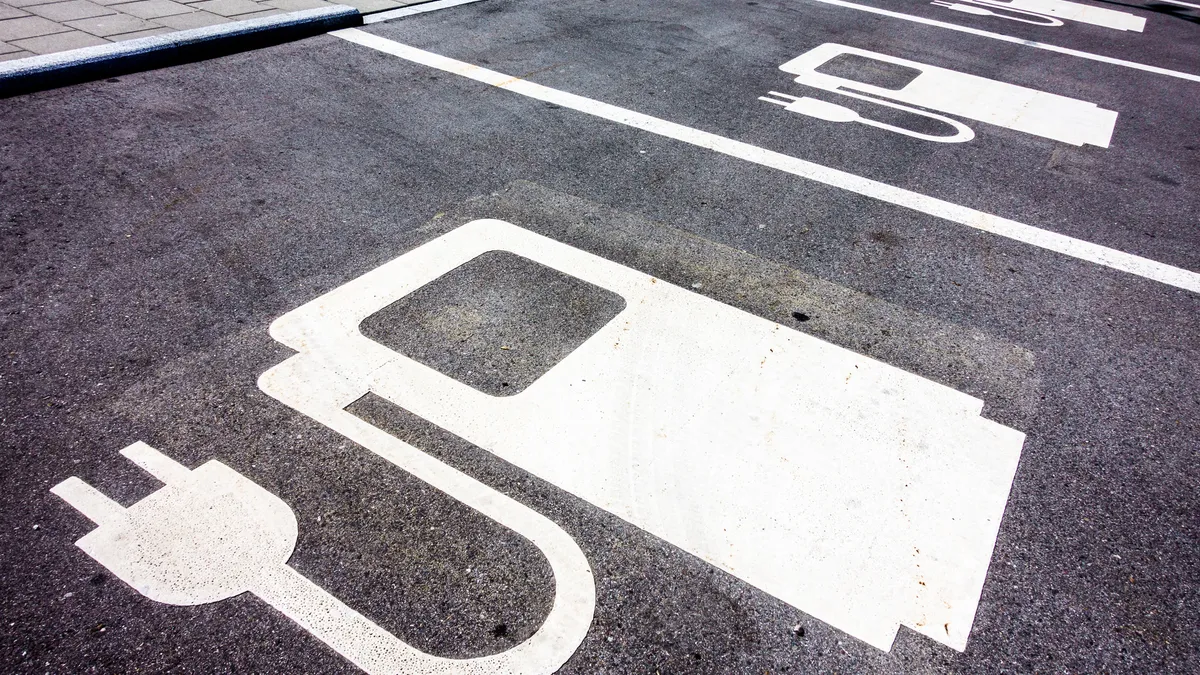 Signs for a power supply for electric cars