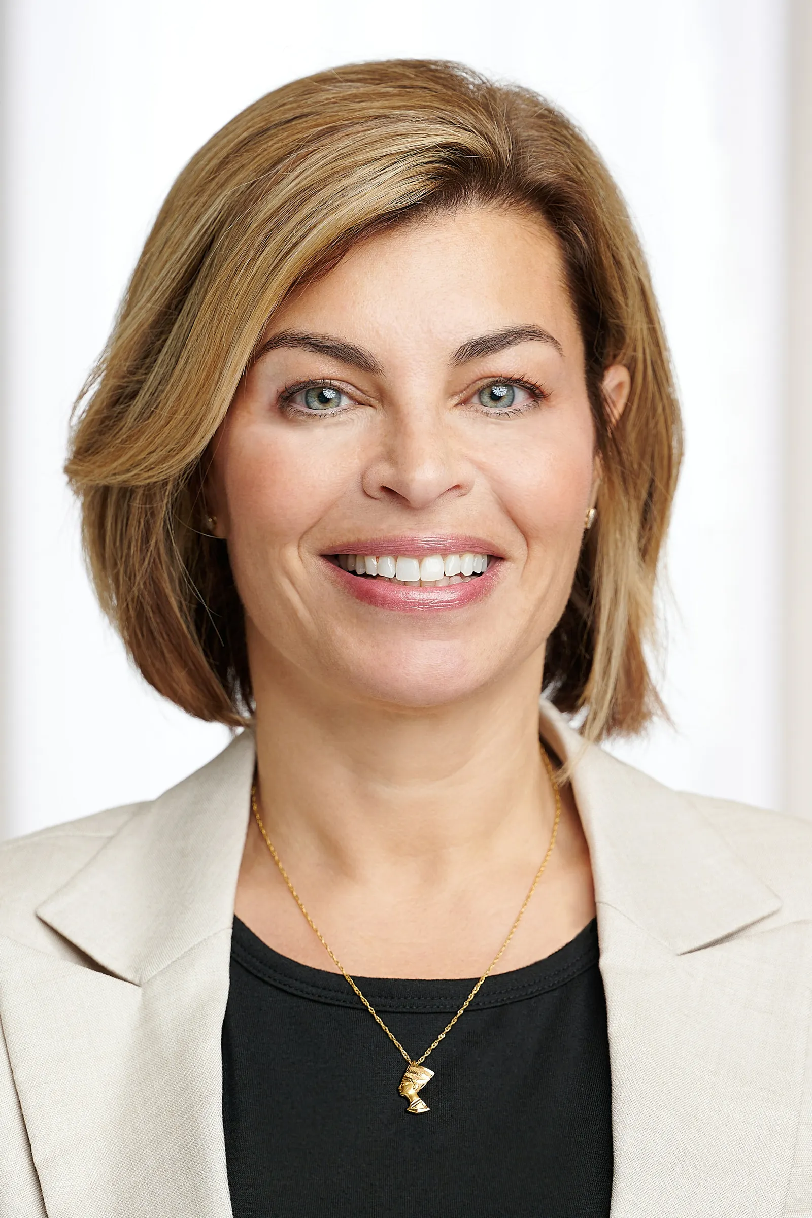 Headshot of Alexandra Brooks, CFO of Hertz