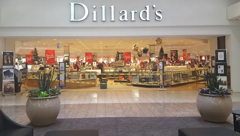 Dillard Layout Dillard’s manages ‘respectable’ holiday quarter | Retail Dive