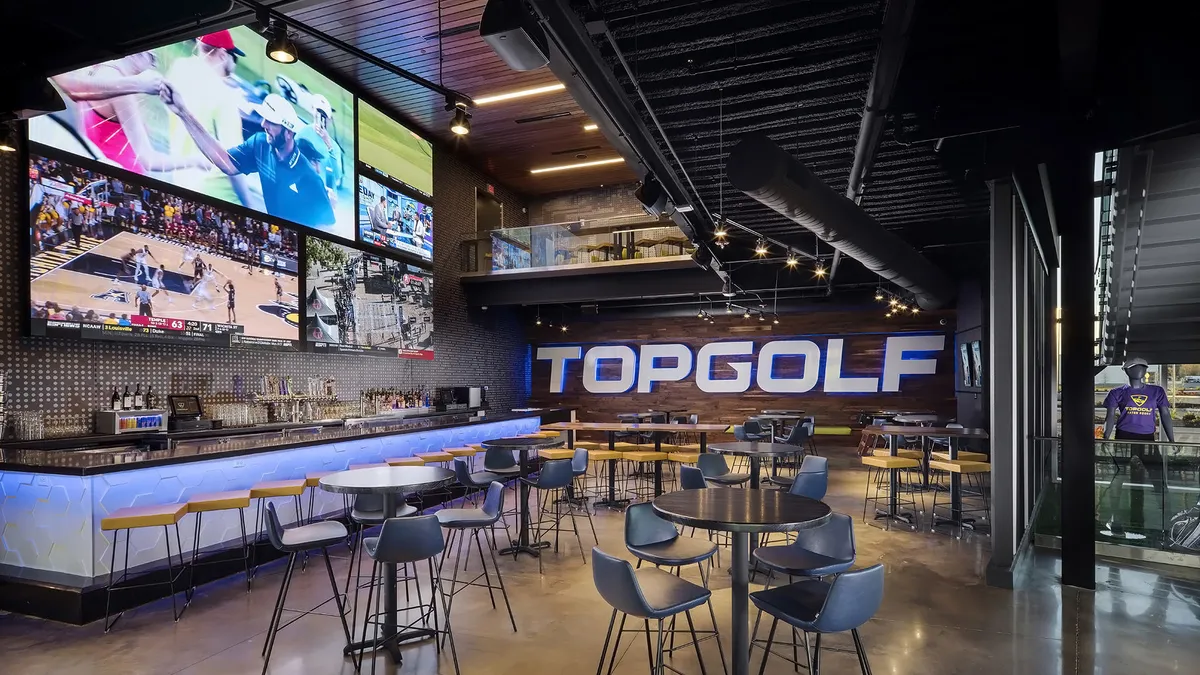 Topgolf lounge