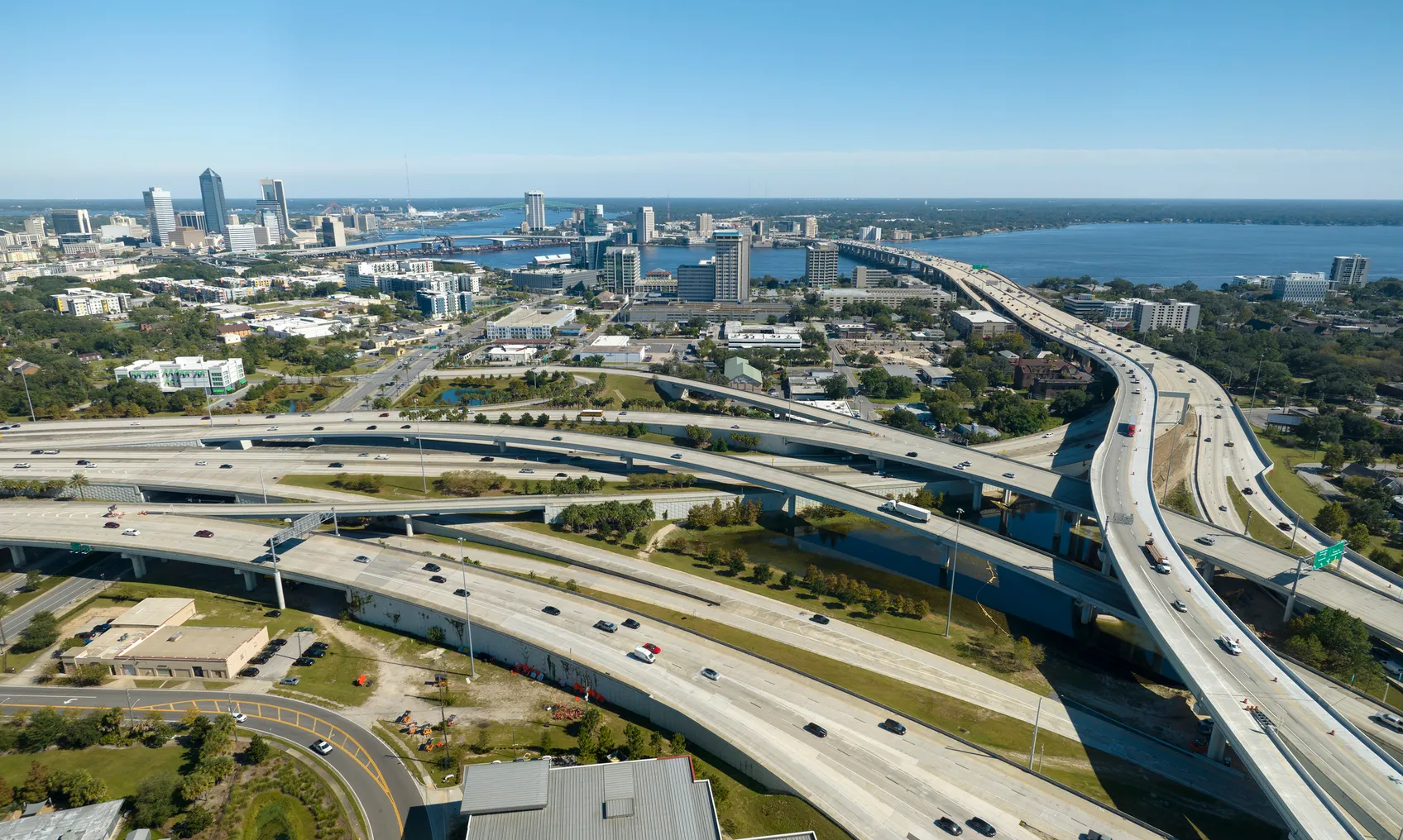 Aerial view of Jacksonville, Florida, with an elaborate highway interchange intersection showing