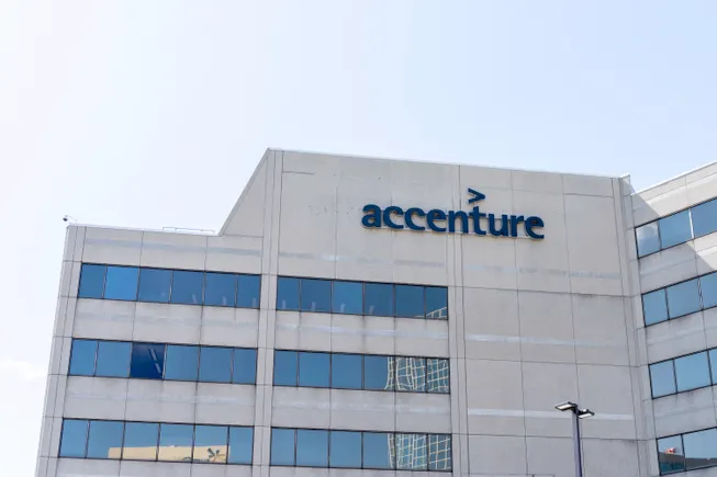 Accenture fuses 5 business units to prioritize ‘reinvention services’